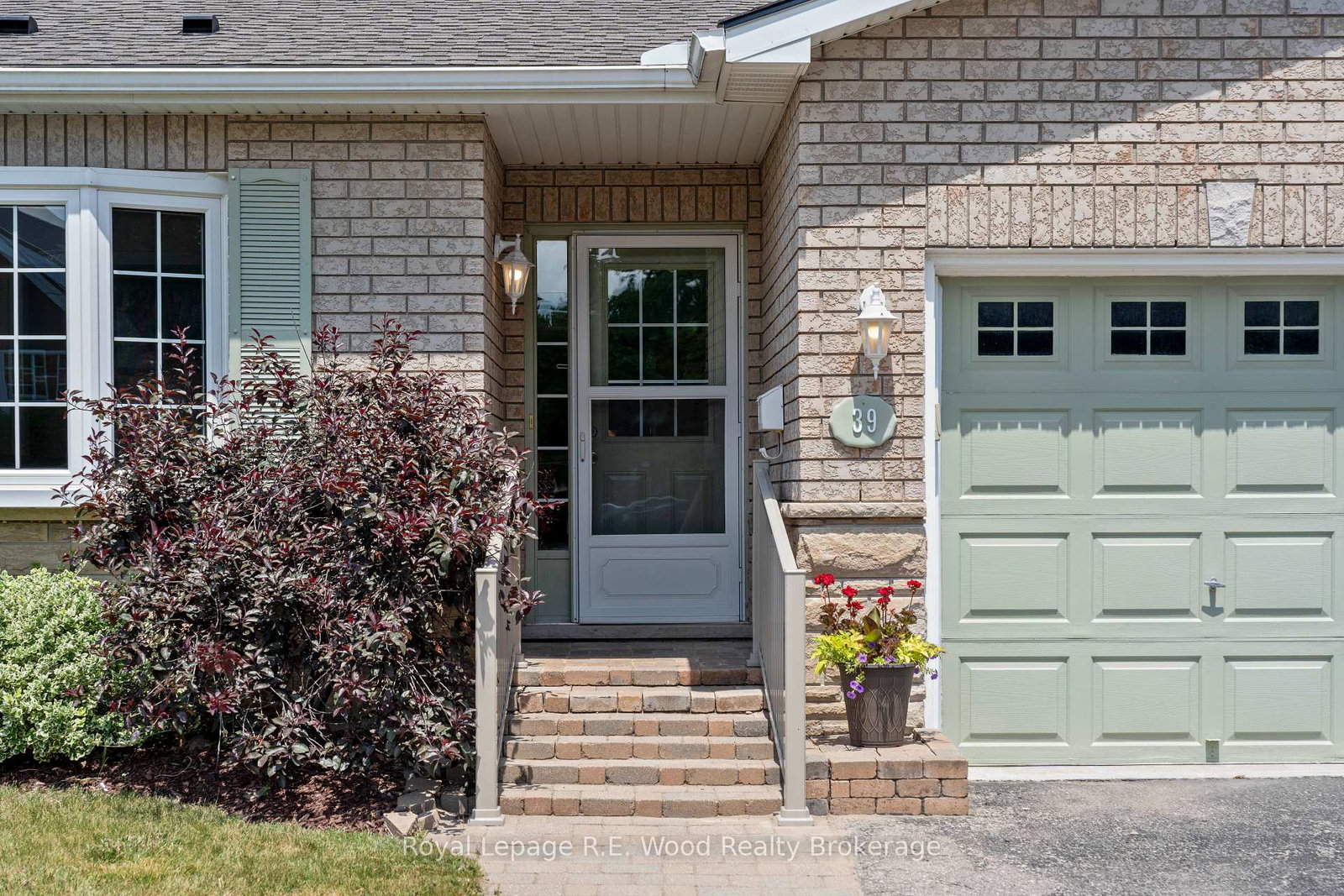 39-south-drive-norfolk-ontario-x12339710