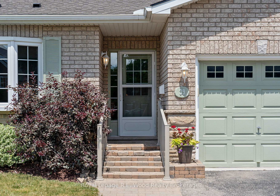 39-south-drive-norfolk-ontario-x12339710