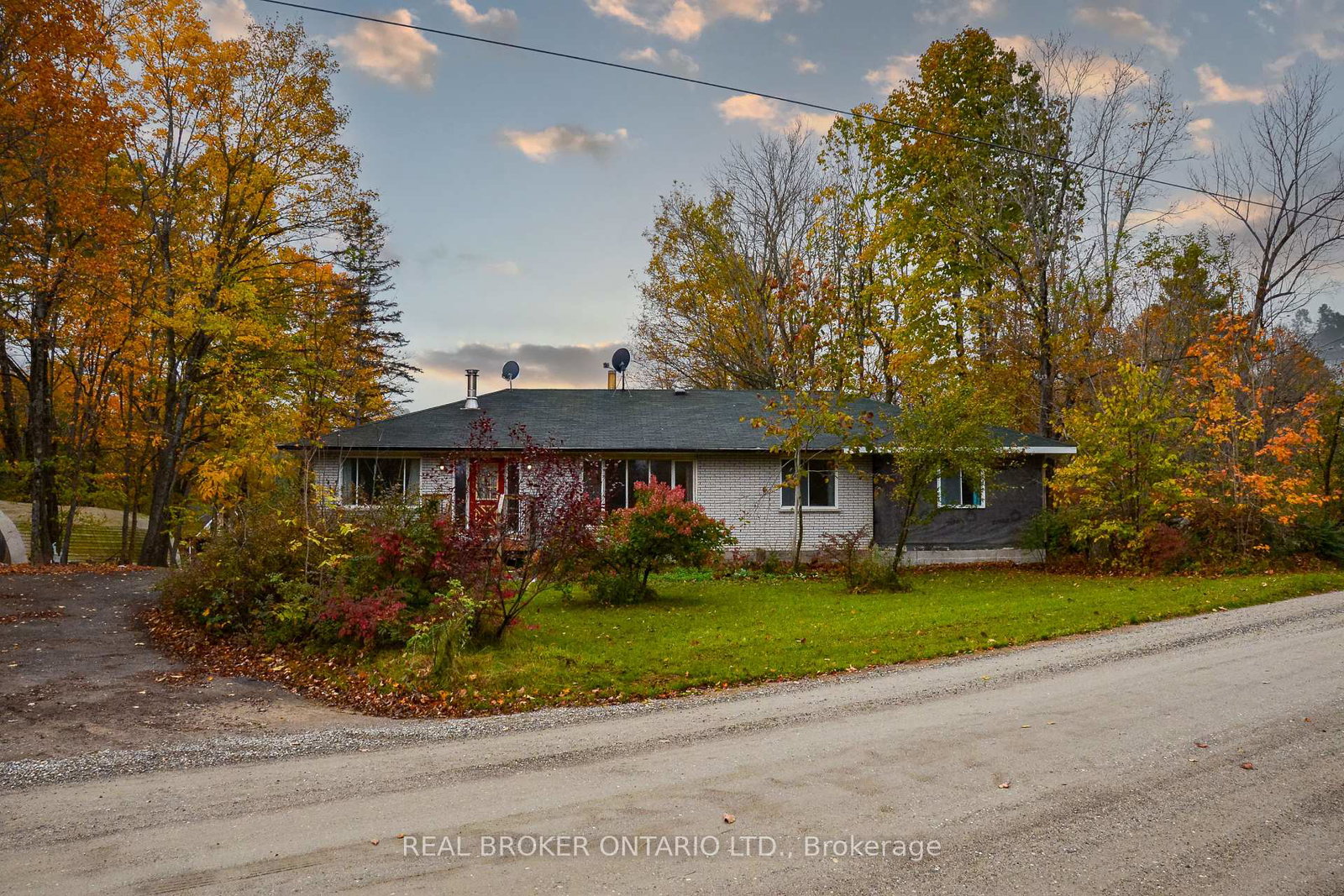 1361-zealand-road-frontenac-ontario-x12339883