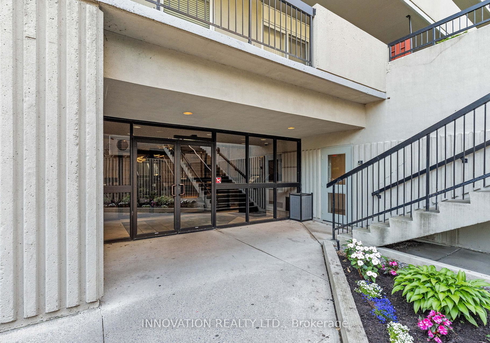 158c-mcarthur-avenue-ottawa-ontario-x12340372