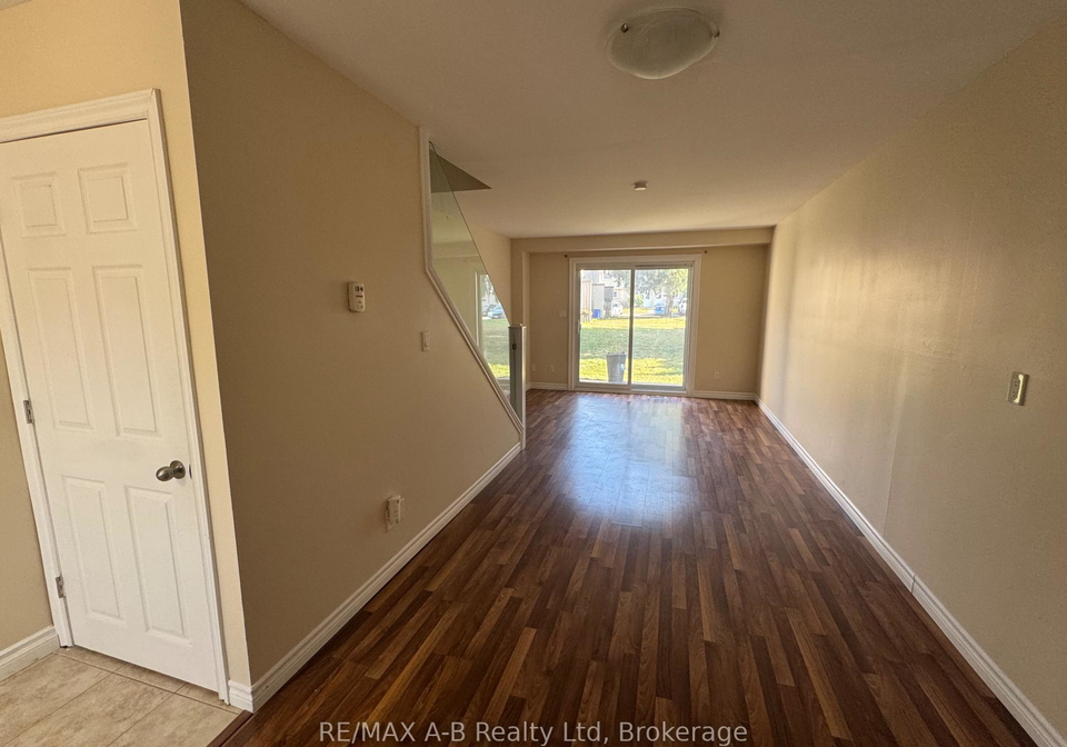 9springbank-avenue-n-woodstock-ontario-x12340630