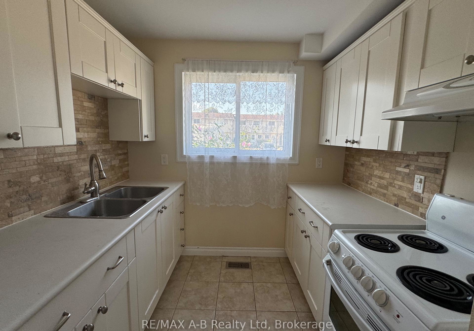 9springbank-avenue-n-woodstock-ontario-x12340630