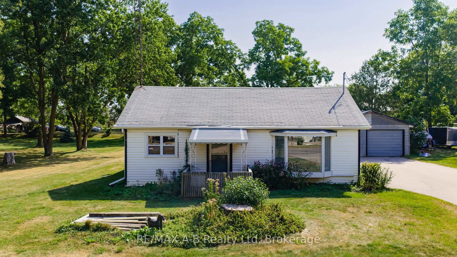 34338-denfield-road-lucan-biddulph-ontario-x12340940