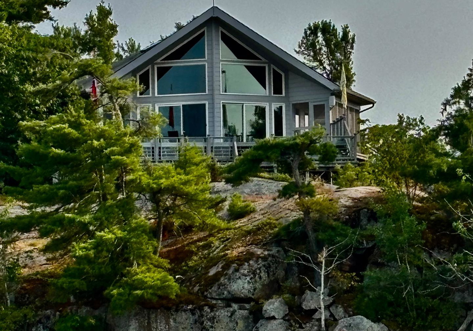 7224-is-630-island-georgian-bay-ontario-x12340972