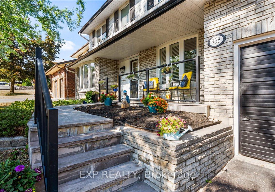 958-golfview-road-peterborough-west-ontario-x12341139