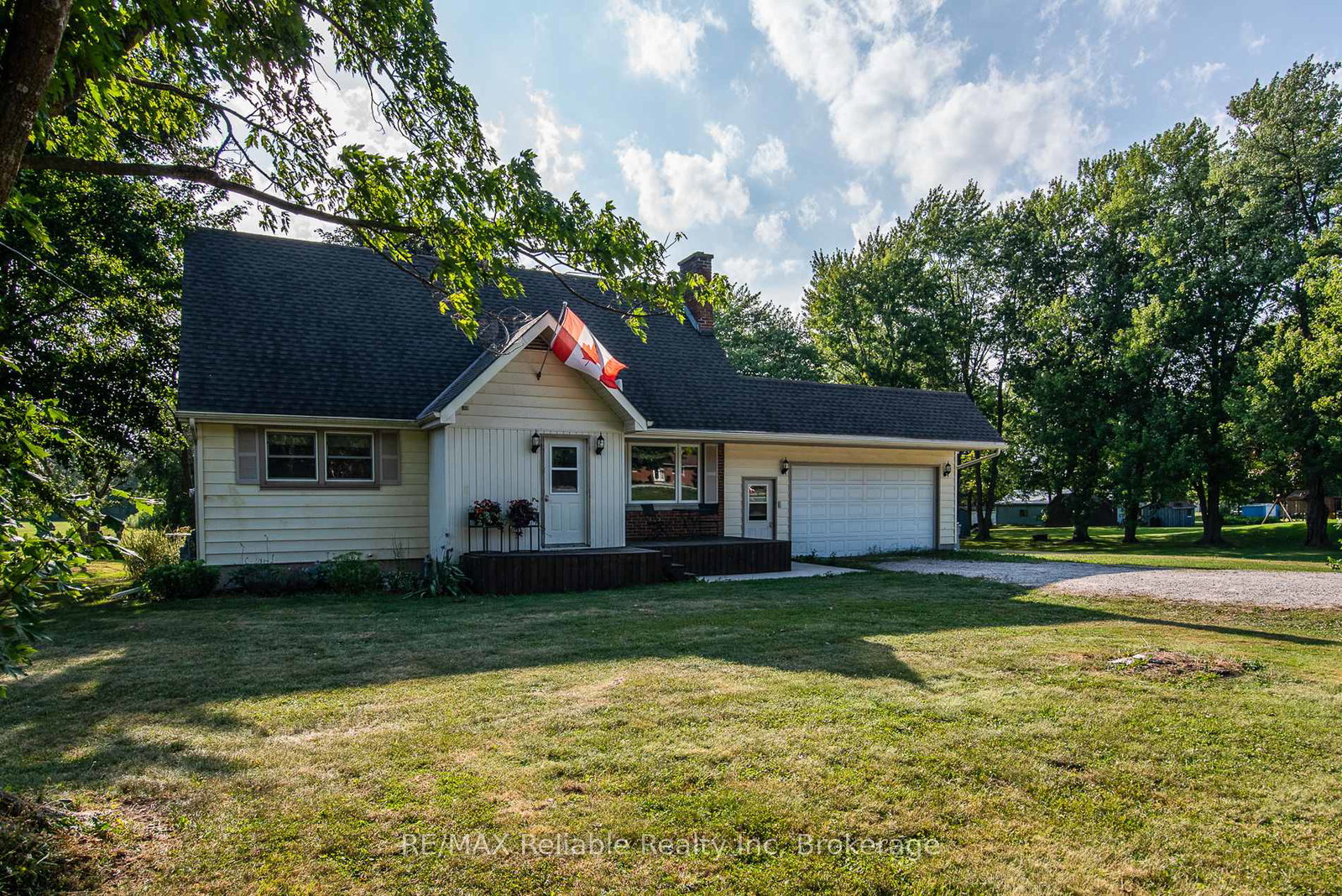 77825-london-road-central-huron-ontario-x12341546