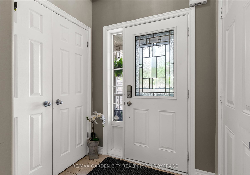 12-chloe-street-st-catharines-ontario-x12341746