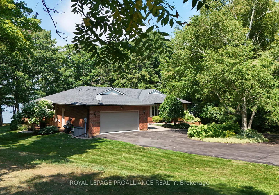 1712-county-road-3-prince-edward-county-ontario-x12341768