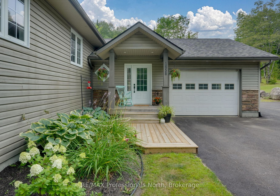 1658-60-highway-huntsville-ontario-x12342266