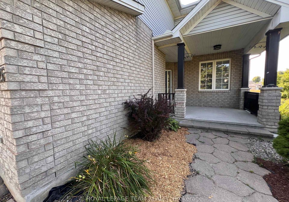 4426-shoreline-drive-ottawa-ontario-x12342313