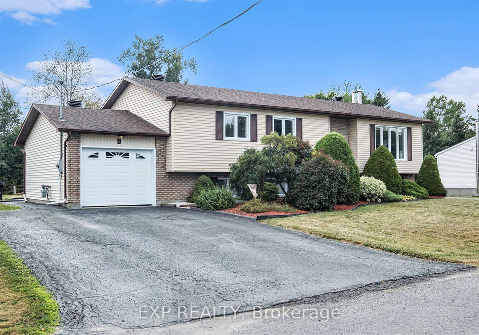 9-angele-street-russell-ontario-x12342888