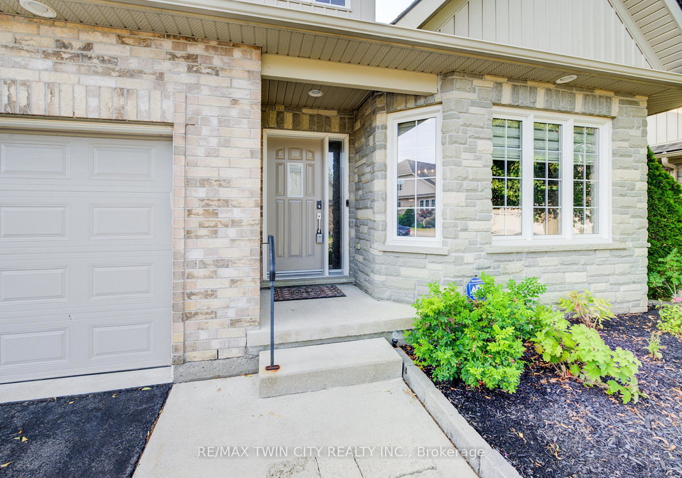 350-doon-valley-drive-kitchener-ontario-x12342944