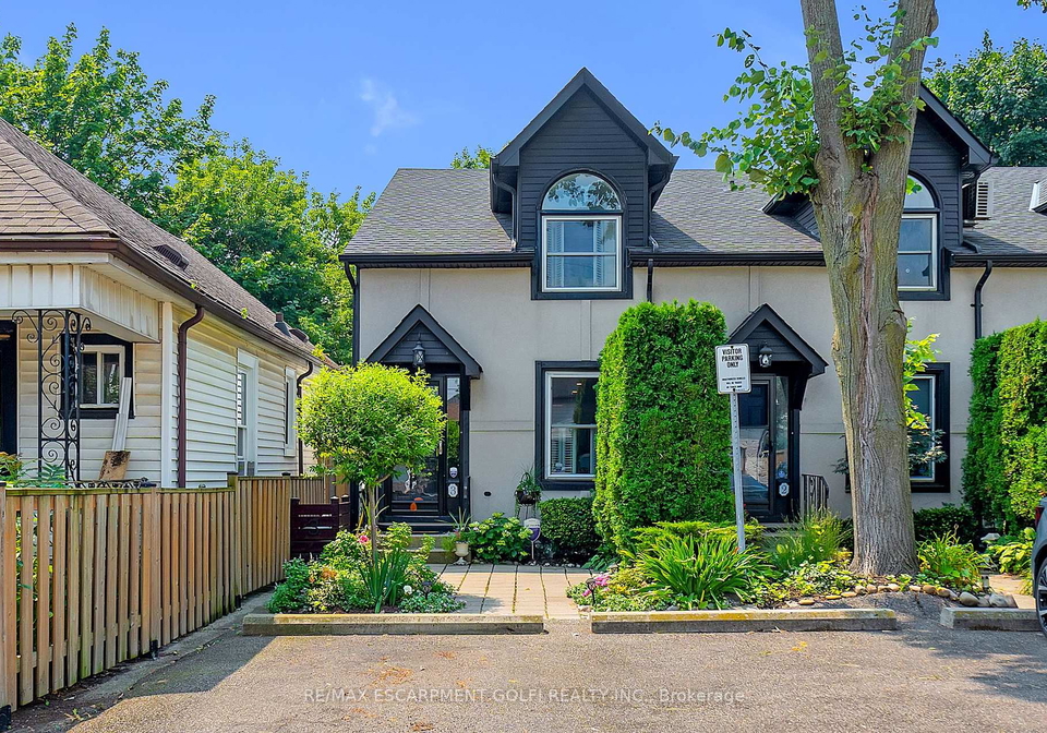2macaulay-street-w-hamilton-ontario-x12342985