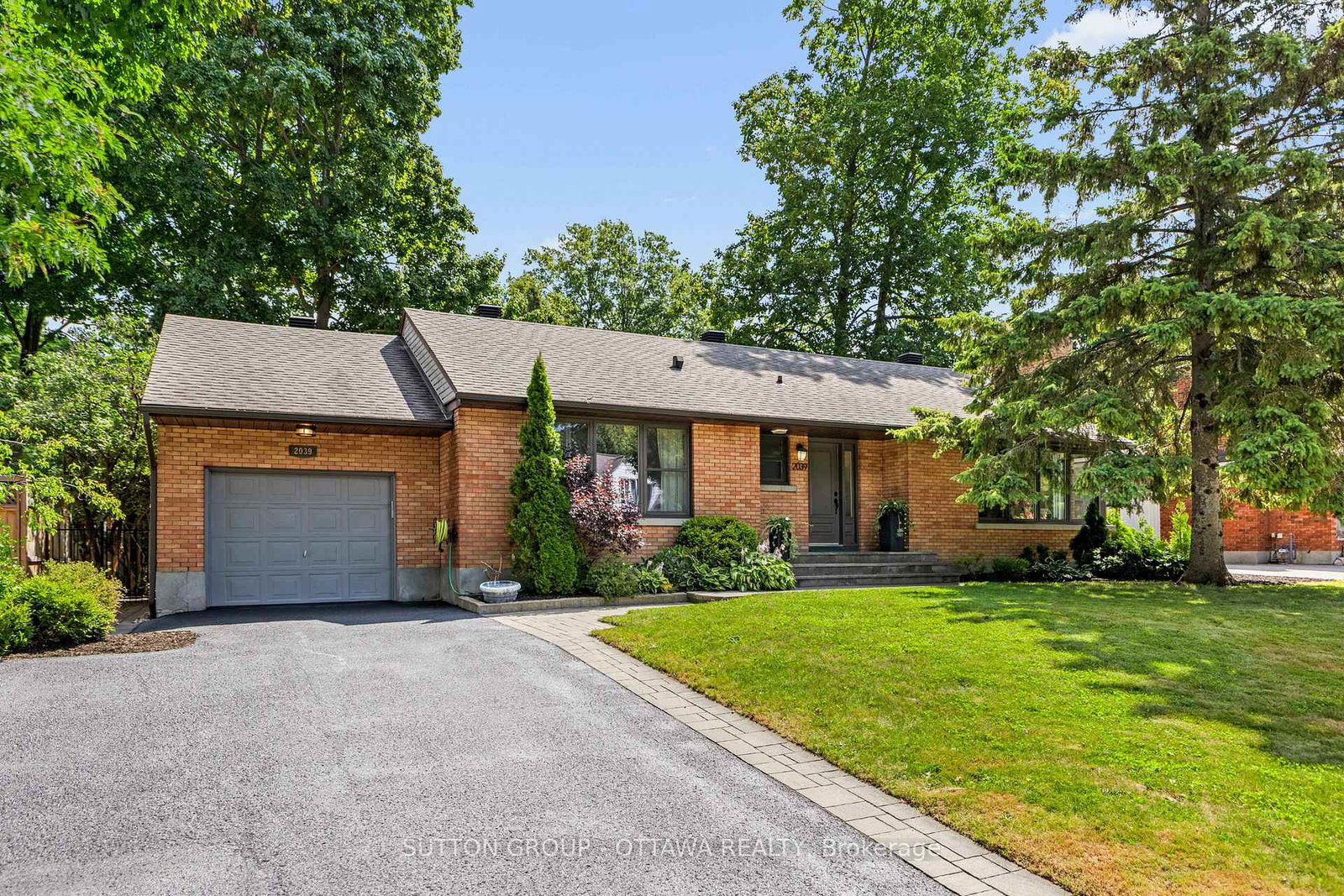 2039-thorne-avenue-ottawa-ontario-x12344902