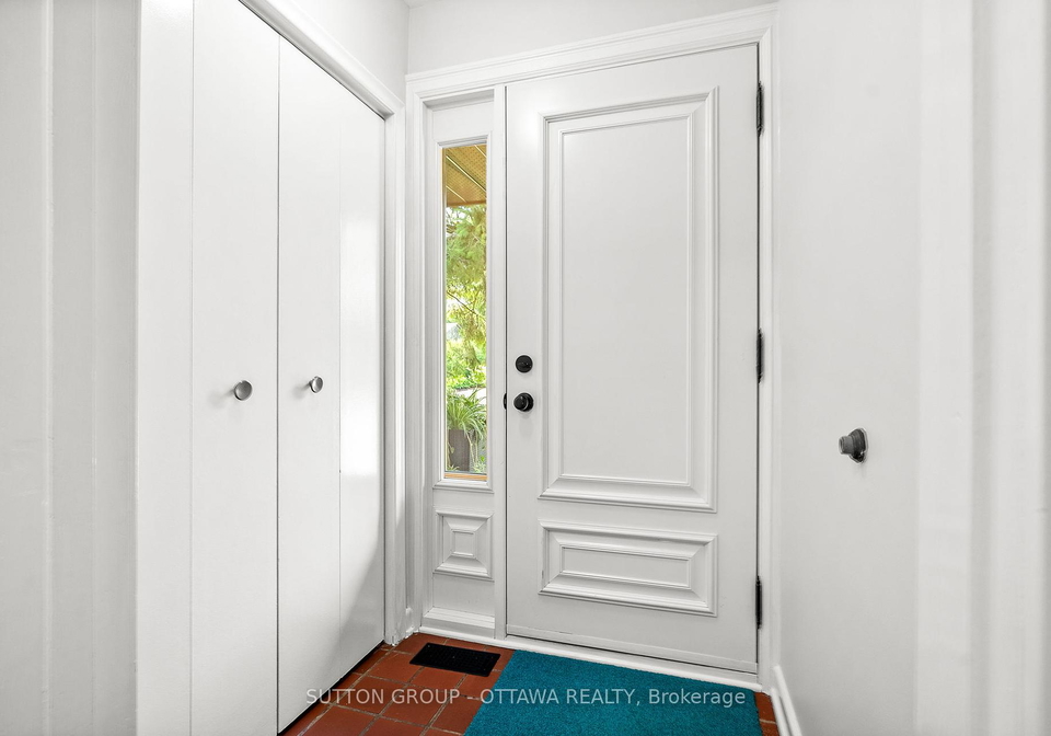 2039-thorne-avenue-ottawa-ontario-x12344902