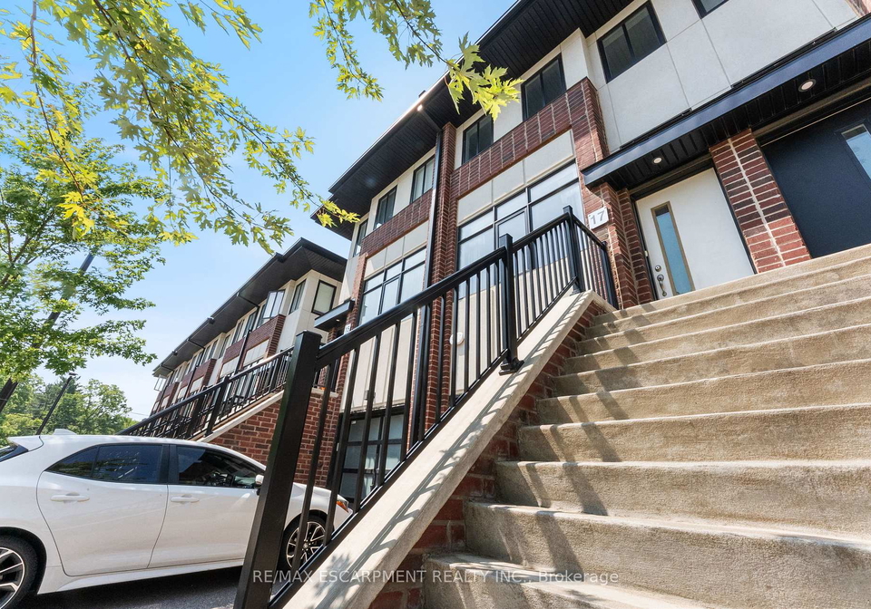 17-mulhollard-lane-hamilton-ontario-x12345055