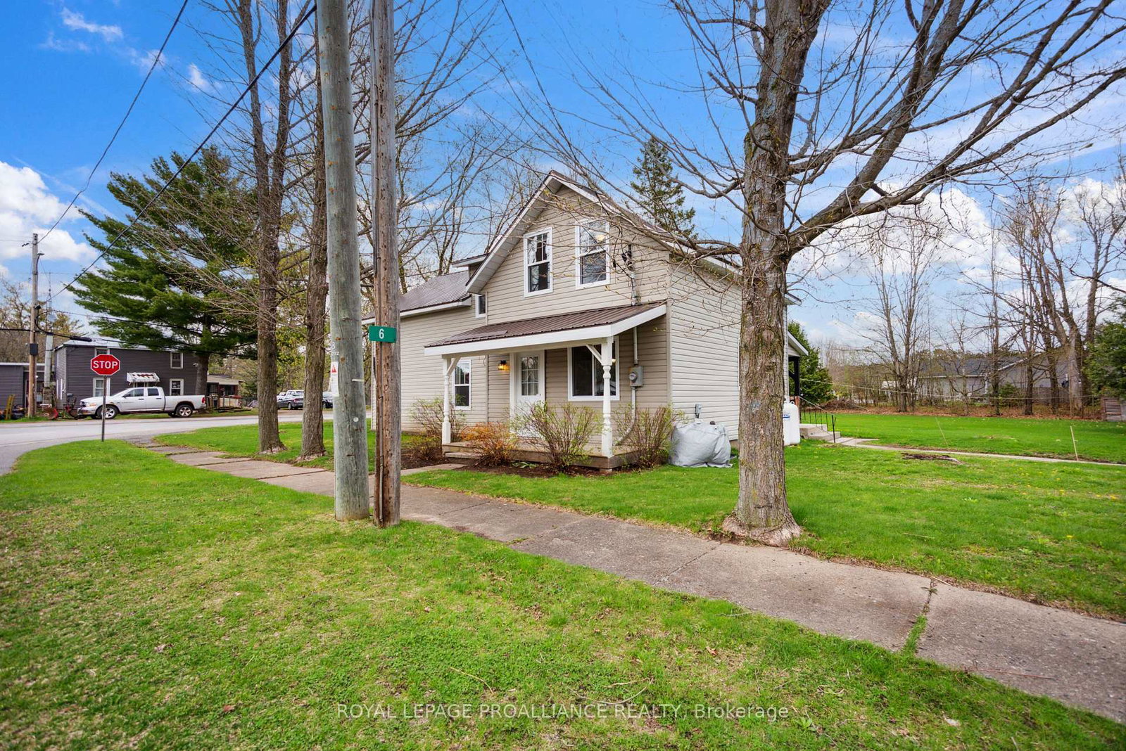 6-clement-street-addington-highlands-ontario-x12345258