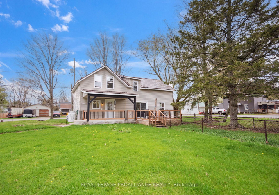 6-clement-street-addington-highlands-ontario-x12345258