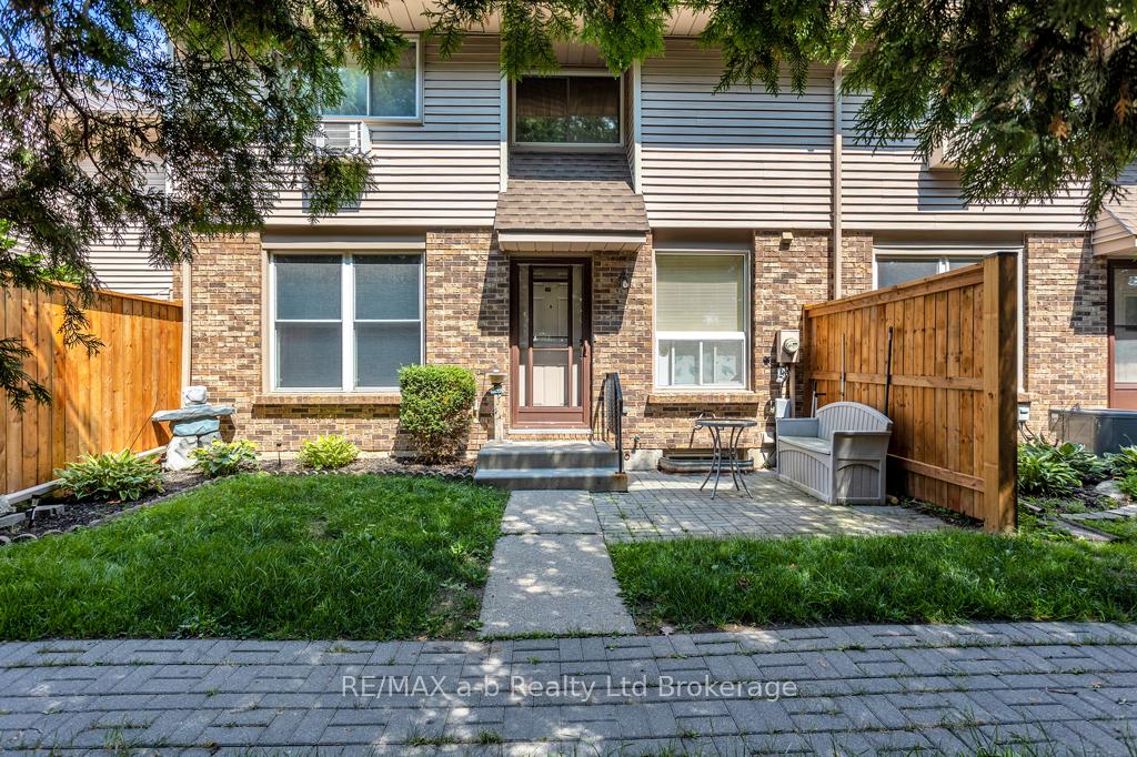 1-lamers-court-tillsonburg-ontario-x12345689