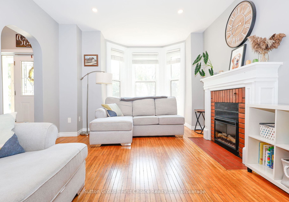 64-dufferin-street-stratford-ontario-x12346064