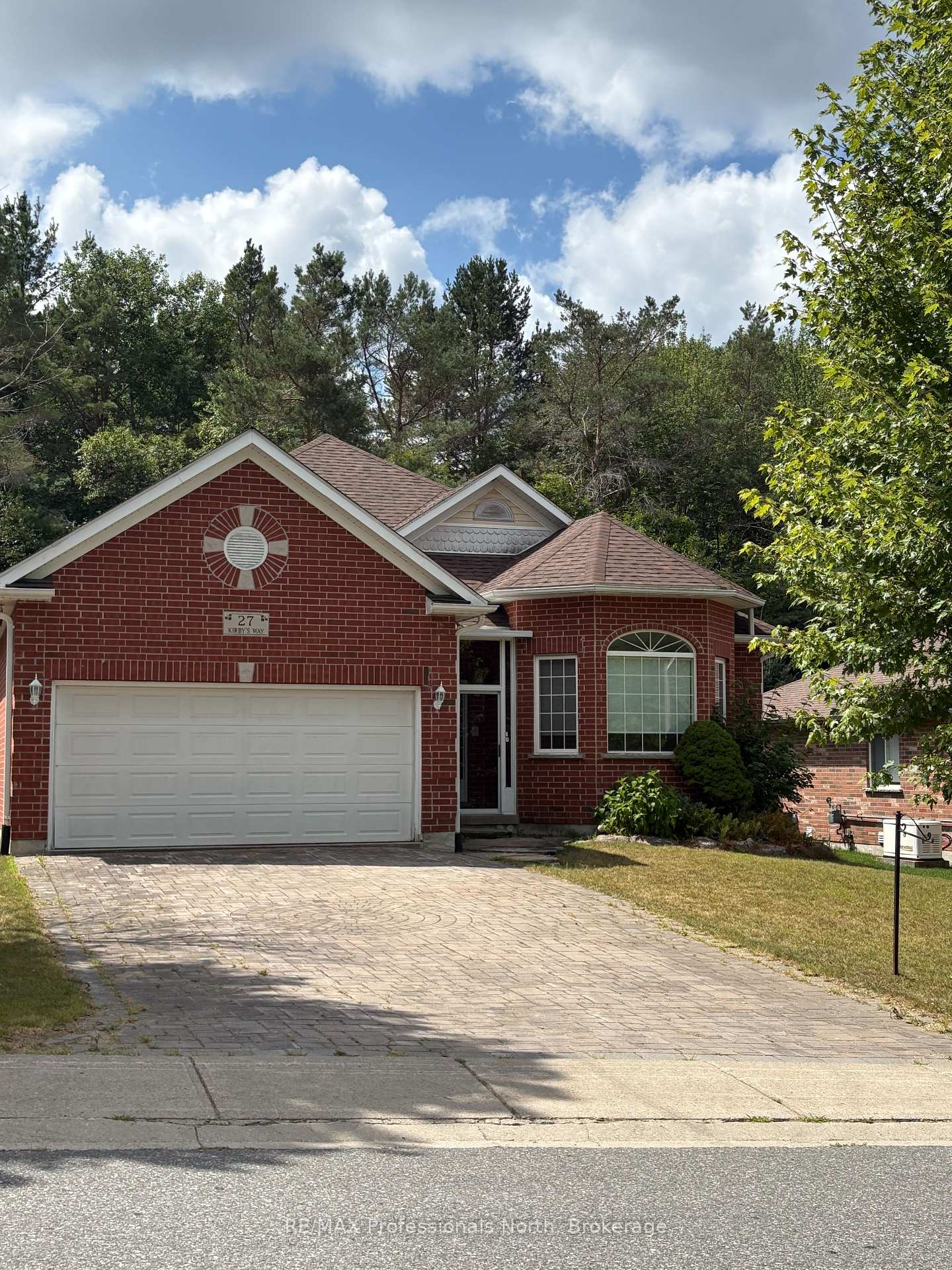 27-kirbys-way-huntsville-ontario-x12346084
