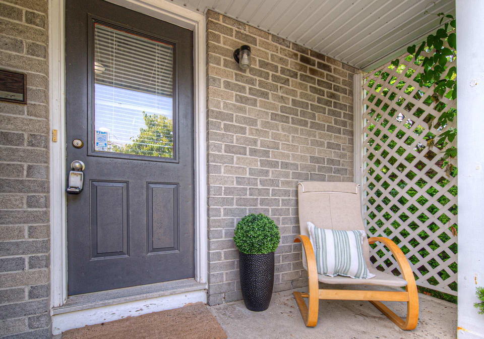 54-green-valley-drive-kitchener-ontario-x12346269