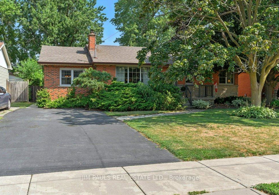 207-broker-drive-hamilton-ontario-x12346434