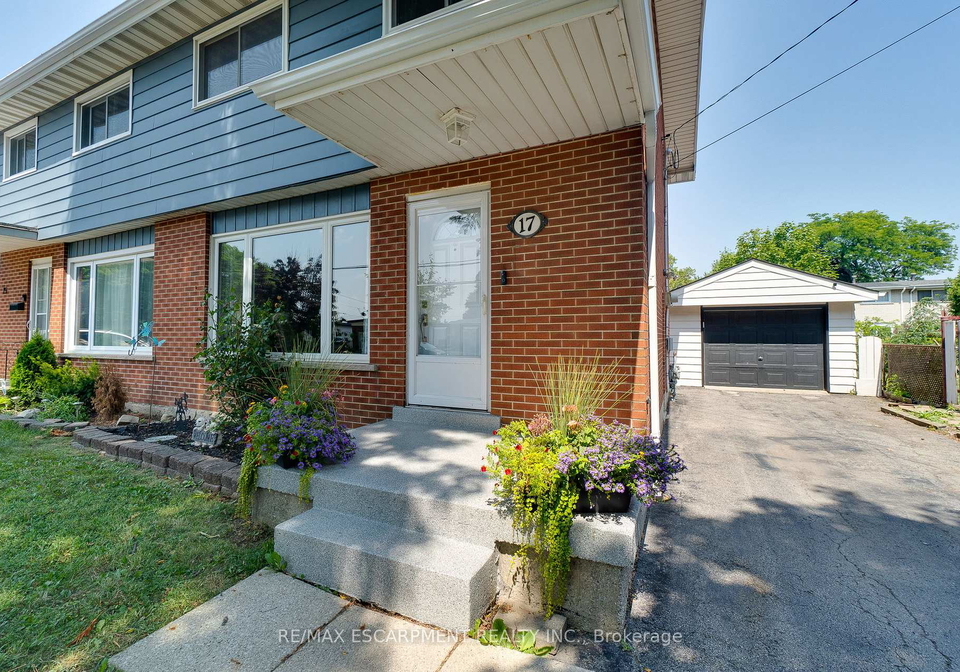 17-ronaldshay-avenue-hamilton-ontario-x12346512
