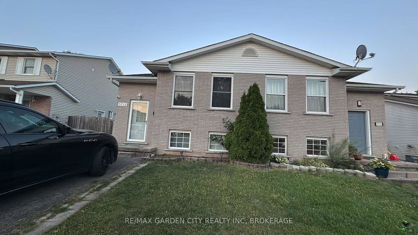 5715-deerbrook-street-niagara-falls-ontario-x12346783