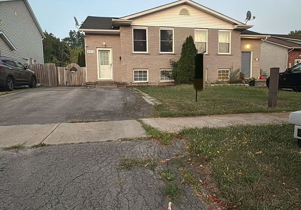 5715-deerbrook-street-niagara-falls-ontario-x12346783