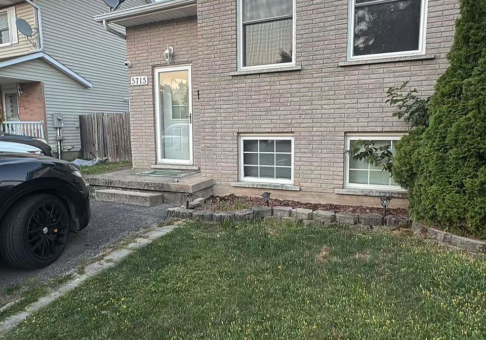 5715-deerbrook-street-niagara-falls-ontario-x12346783