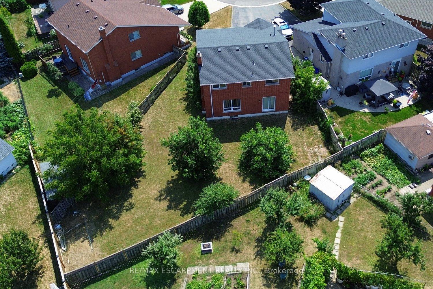 3-lord-court-hamilton-ontario-x12347241