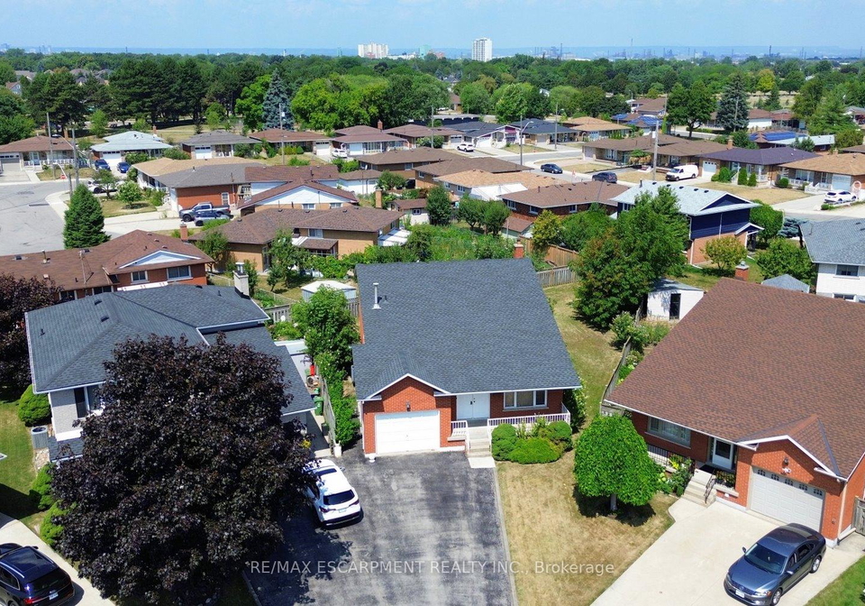 3-lord-court-hamilton-ontario-x12347241