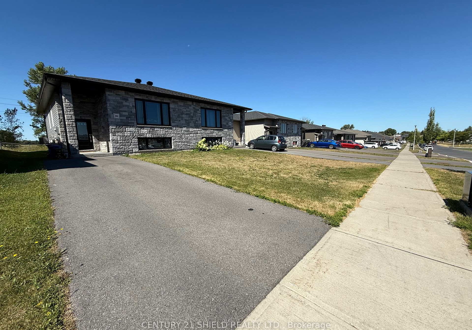 240-glen-nora-drive-cornwall-ontario-x12347344