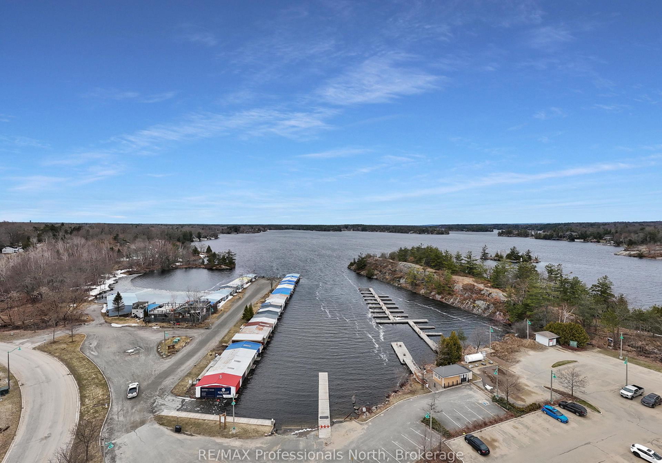 130-steamship-bay-road-gravenhurst-ontario-x12347565