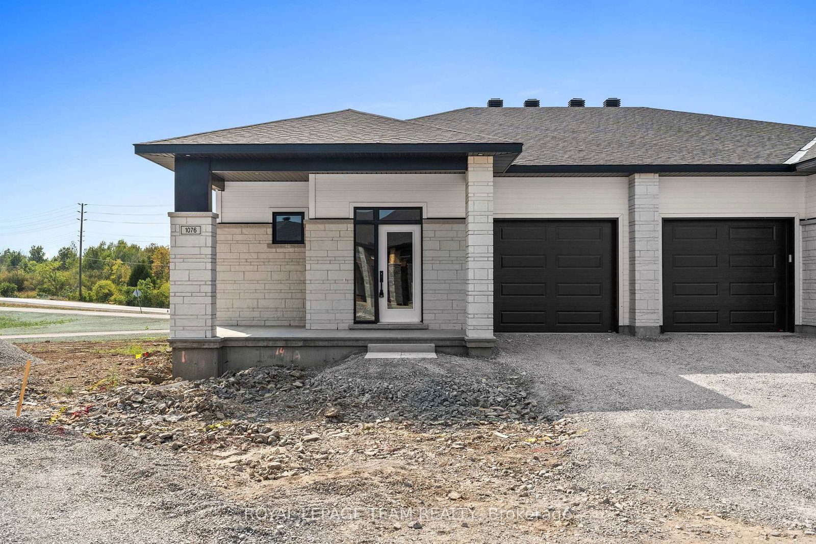 1076-moore-street-brockville-ontario-x12347622