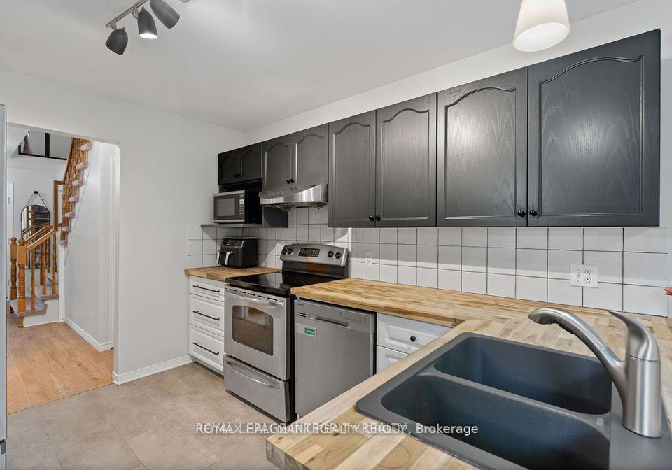 10-baton-court-kanata-ontario-x12348015