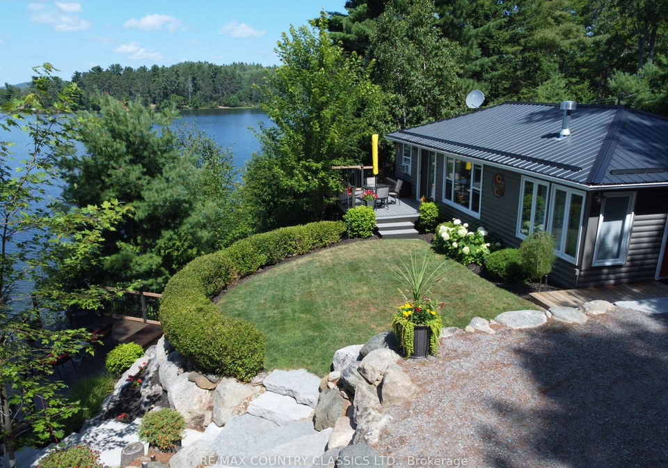 156-eastside-tront-lake-lane-madawaska-valley-ontario-x12348049