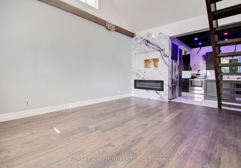 85-east-17th-street-hamilton-ontario-x12348150