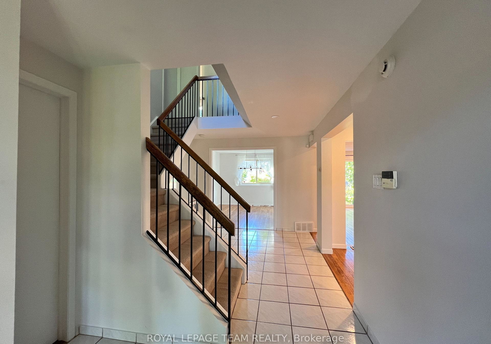 49-farm-gate-crescent-ottawa-ontario-x12348204