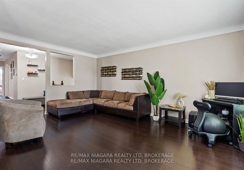 5892-theresa-street-niagara-falls-ontario-x12348539