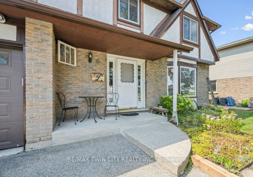 136-st-jerome-crescent-kitchener-ontario-x12349032