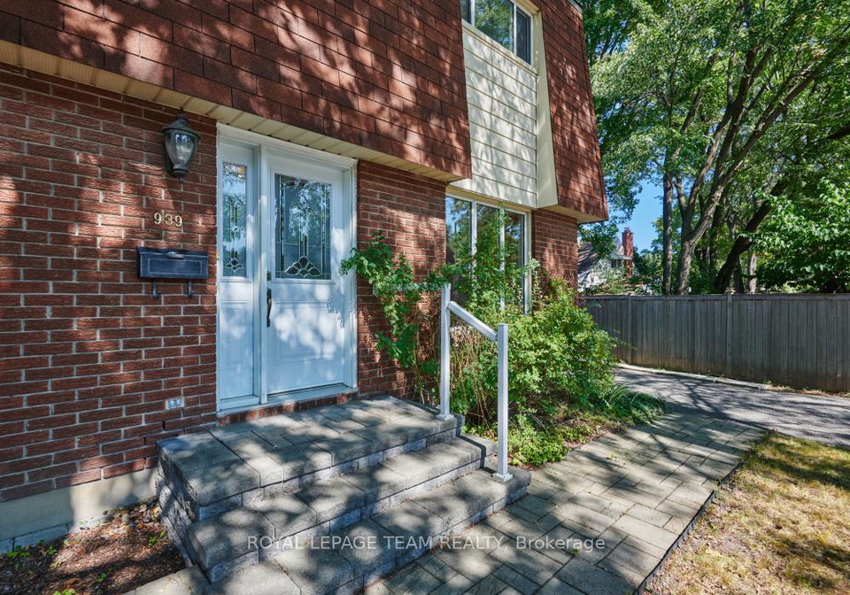 939-kirkwood-avenue-ottawa-ontario-x12349531