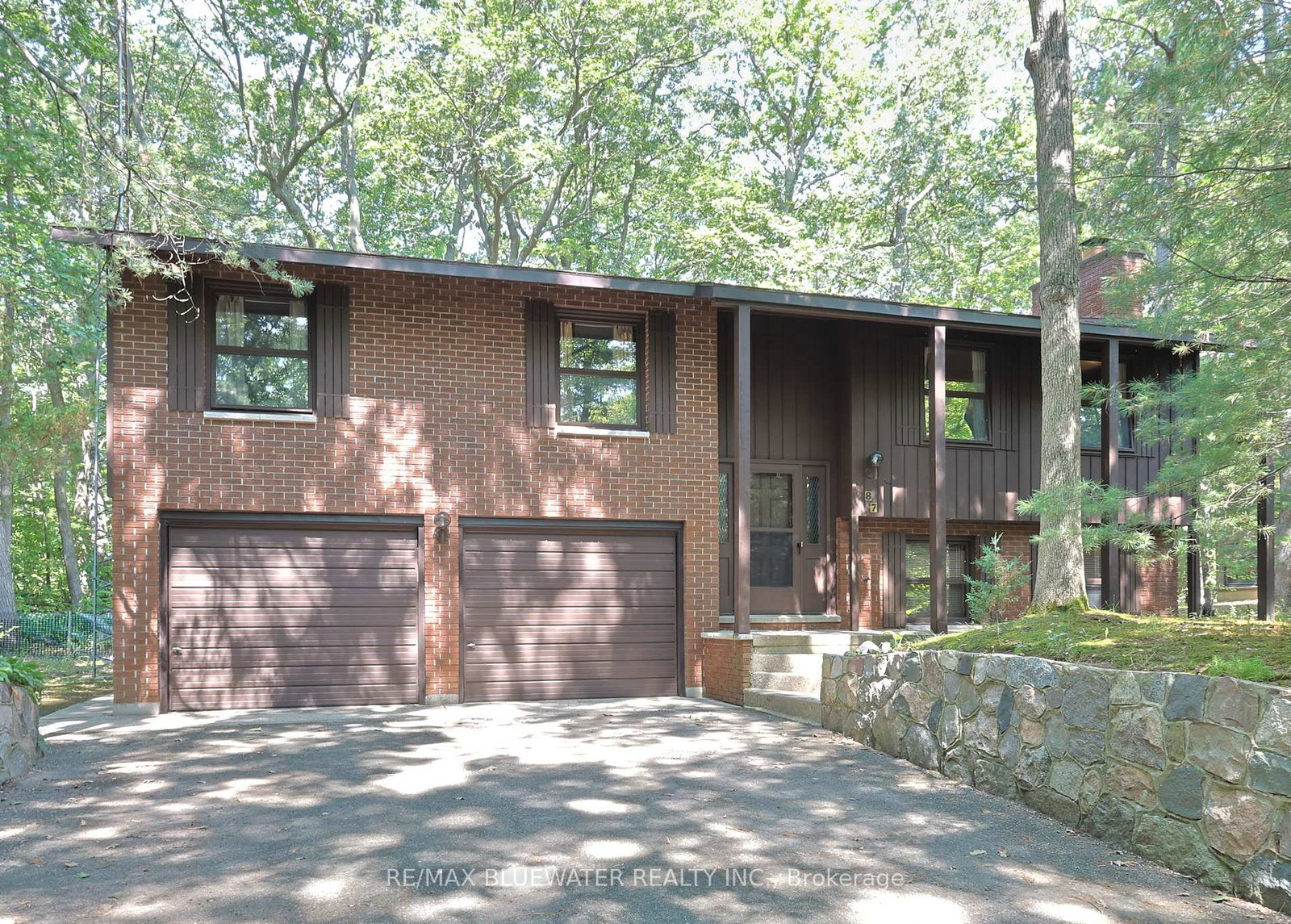 10346-pines-parkway-lambton-shores-ontario-x12349788