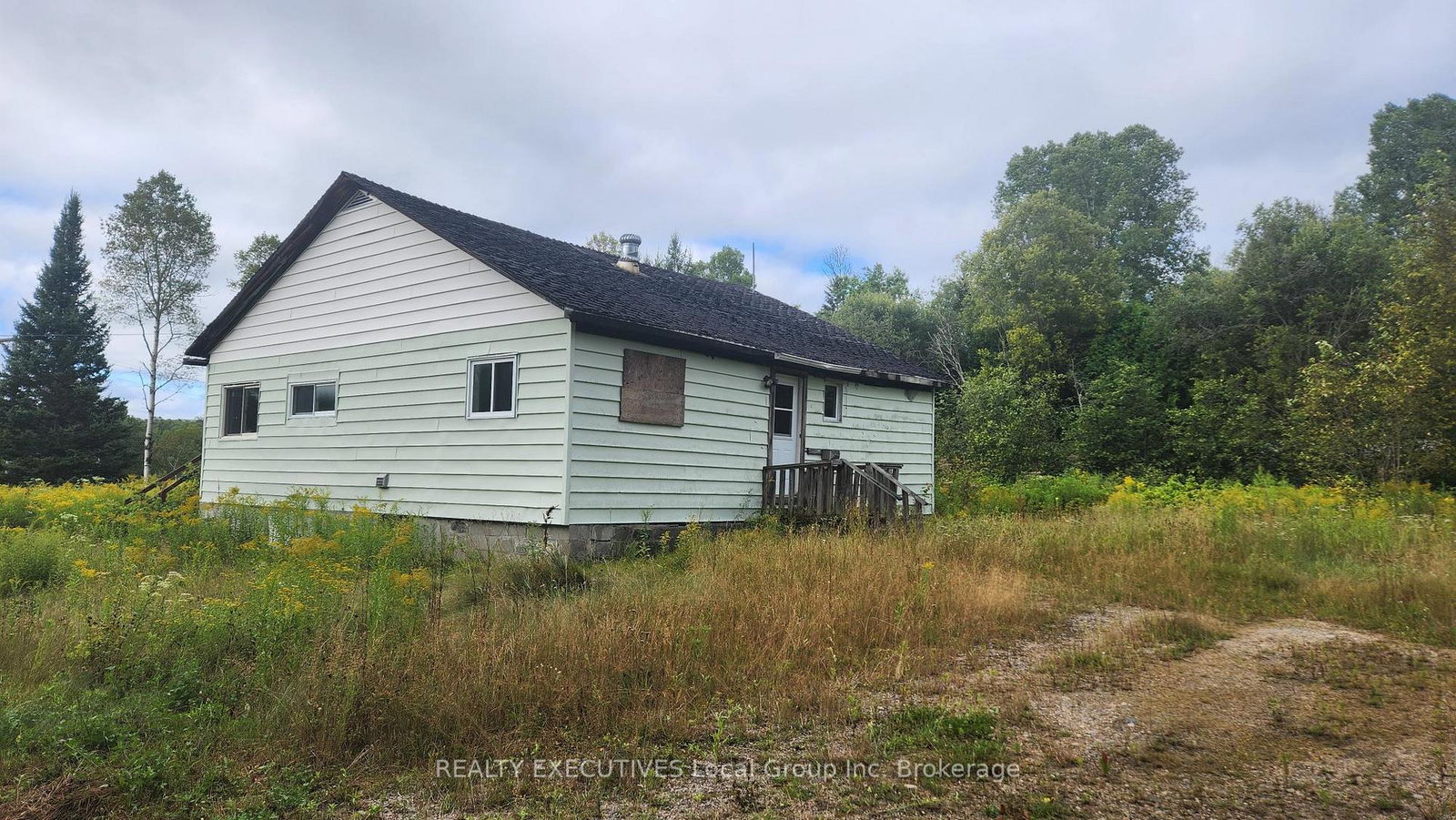 8406-highway-63-unorganized-townships-ontario-x12349902