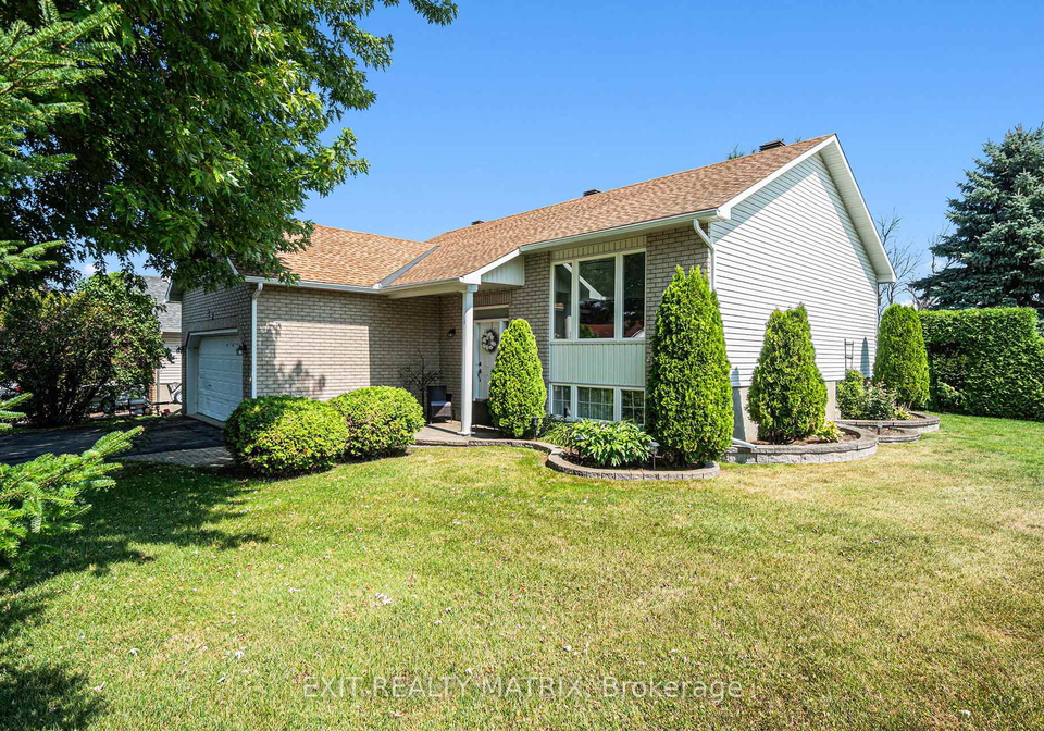 3136-lemay-circle-clarence-rockland-ontario-x12350032