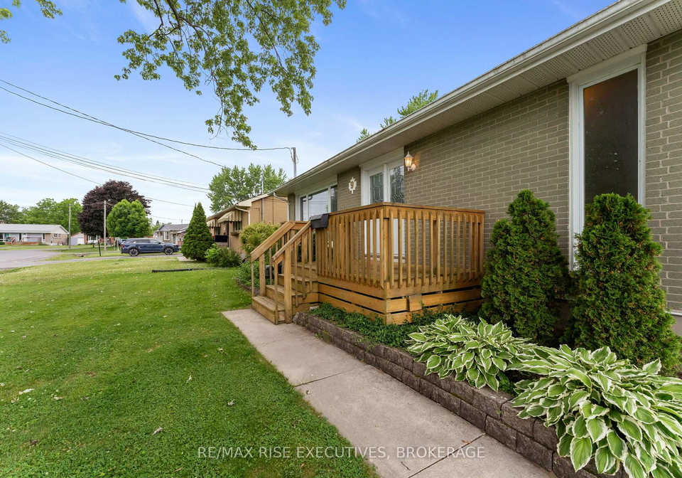 9-henry-crescent-loyalist-ontario-x12350490