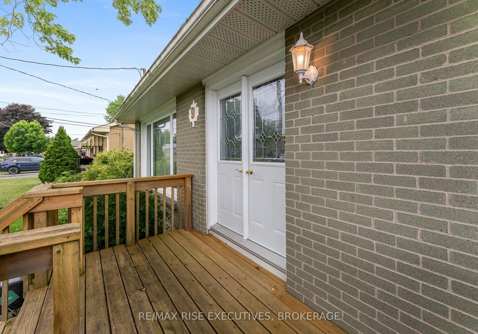 9-henry-crescent-loyalist-ontario-x12350490