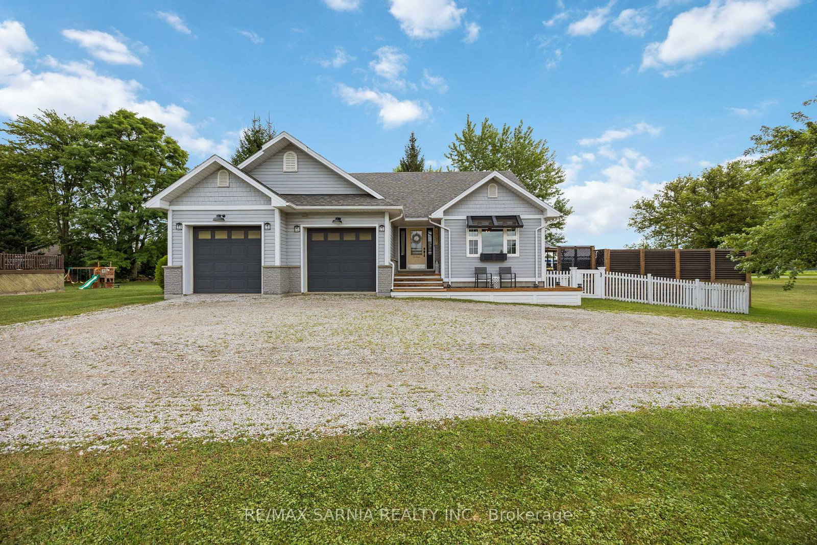 29597-st-clair-parkway-chatham-kent-ontario-x12350817