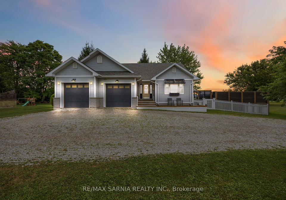 29597-st-clair-parkway-chatham-kent-ontario-x12350817